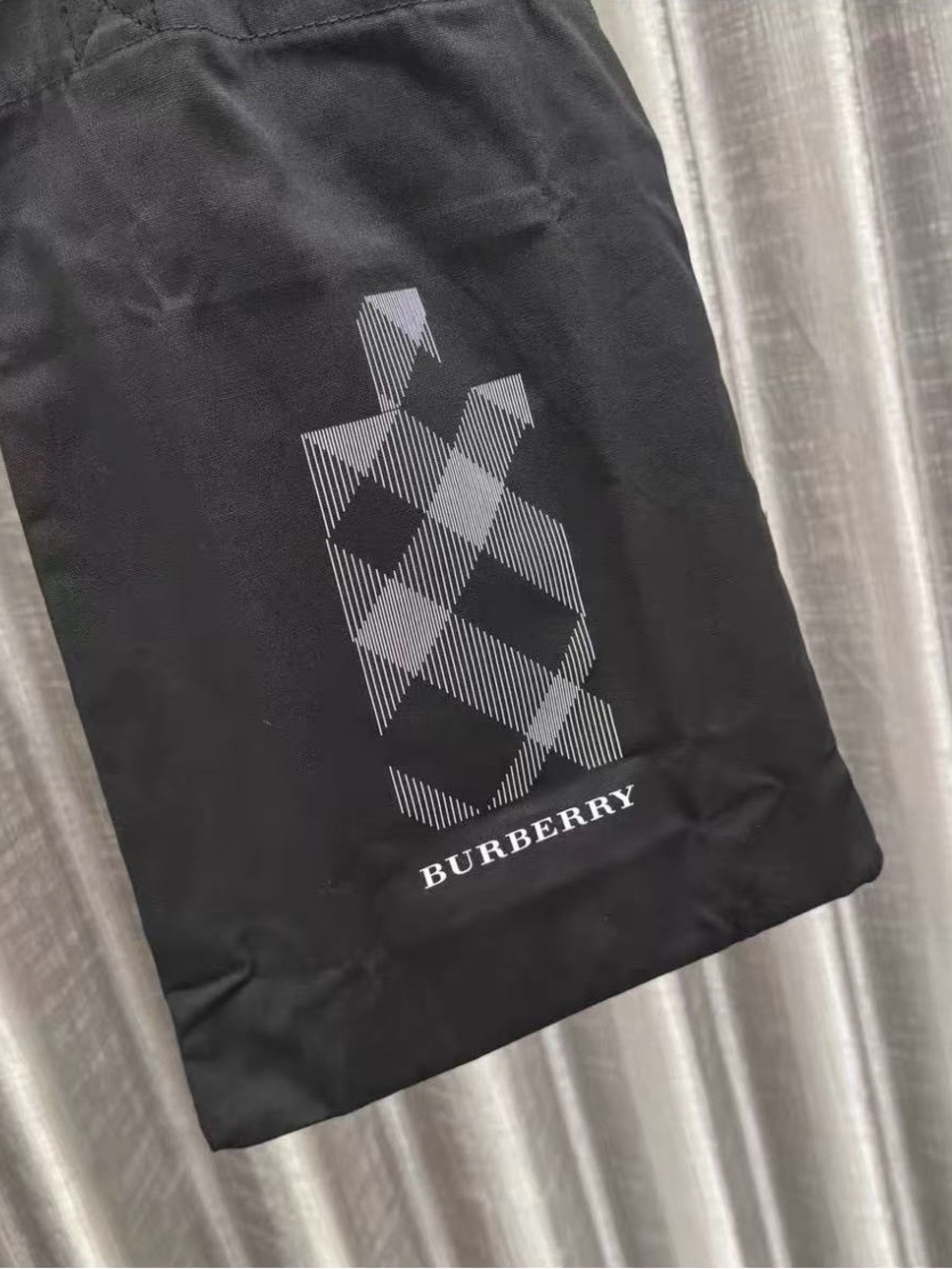 Burberry Gift Small Tote Bag - Picture 4 of 7